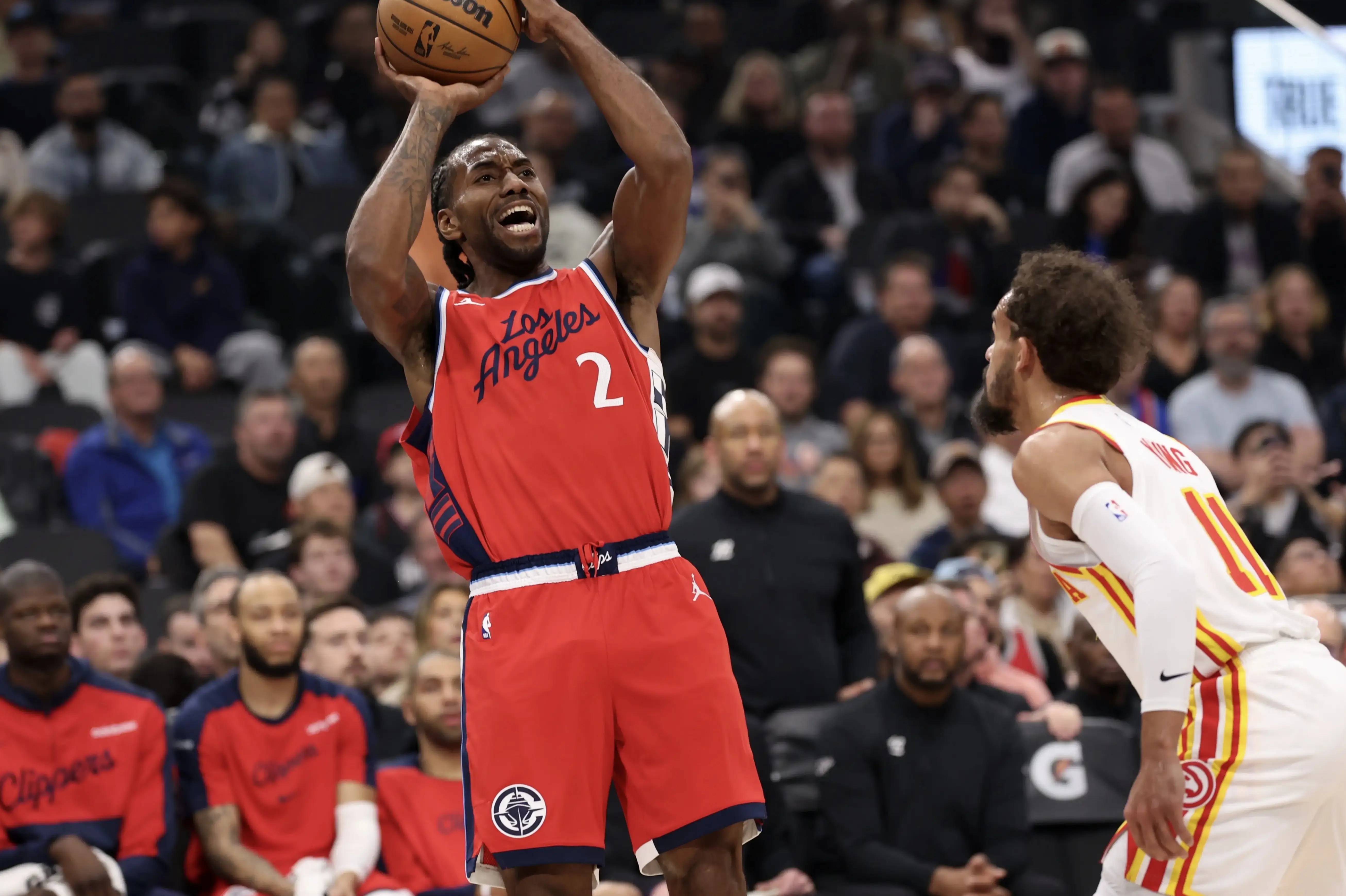 小卡阴阳合同风波：哈登的愤怒与保罗乔治的智慧