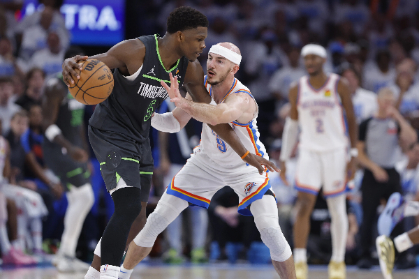 8 连胜狂潮！落选秀双核 33 分掀翻公牛，28+13 杜伦碾压武神复仇